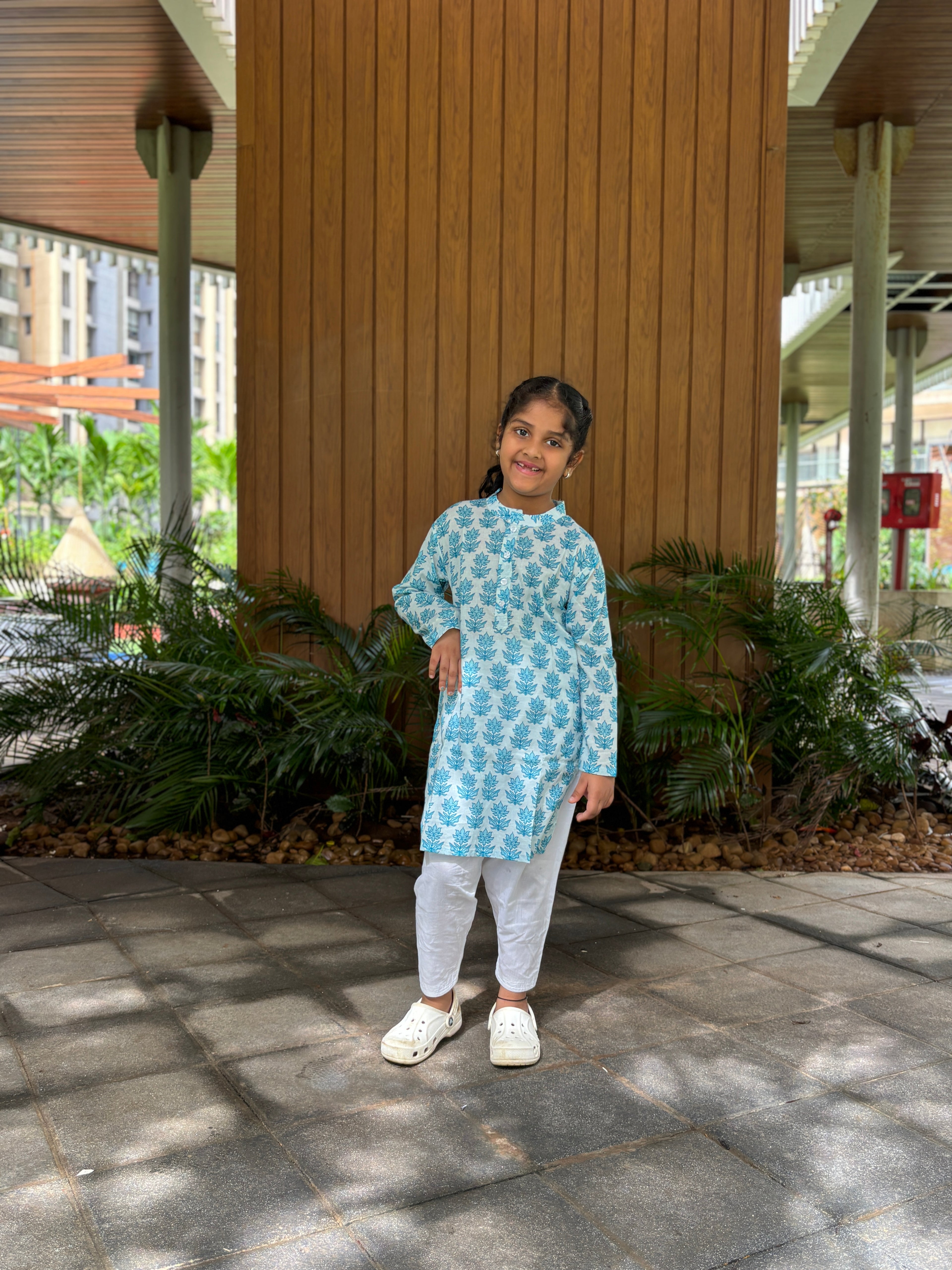 Salwar Kurta Set for Girls - Neel Booti